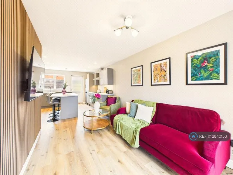5 bedroom house in Lincoln Close, Tewkesbury, GL20 (5 bed) (#2840153)