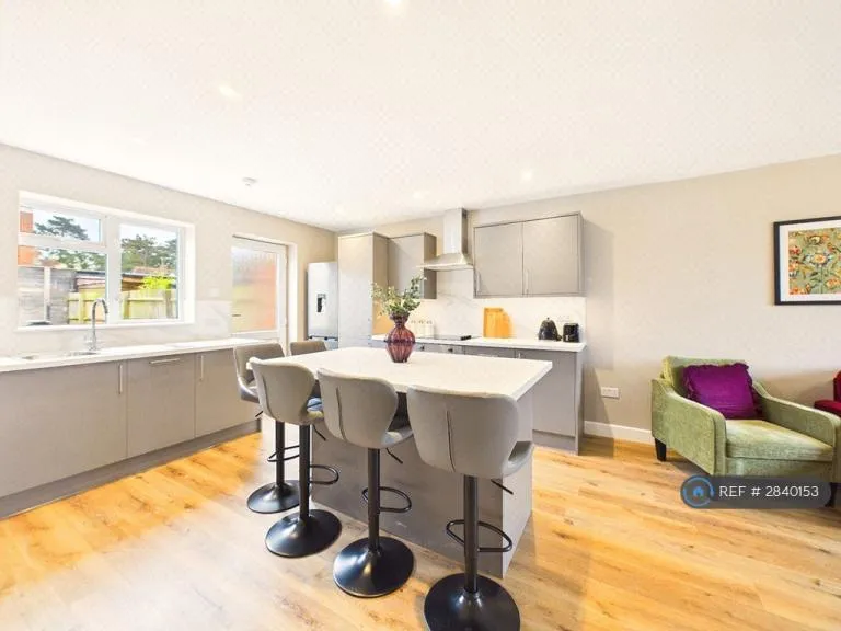 5 bedroom house in Lincoln Close, Tewkesbury, GL20 (5 bed) (#2840153)