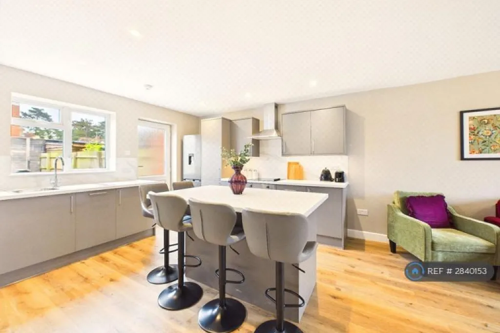 5 bedroom house in Lincoln Close, Tewkesbury, GL20 (5 bed) (#2840153)