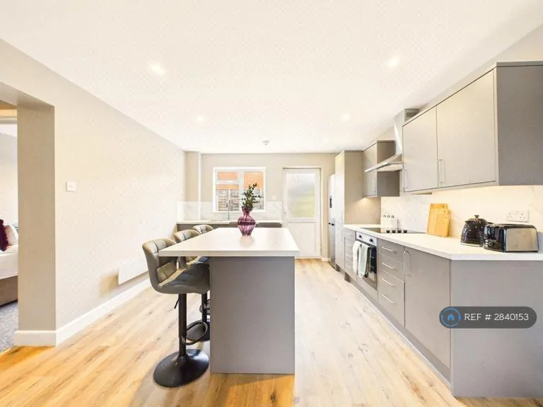 5 bedroom house in Lincoln Close, Tewkesbury, GL20 (5 bed) (#2840153)
