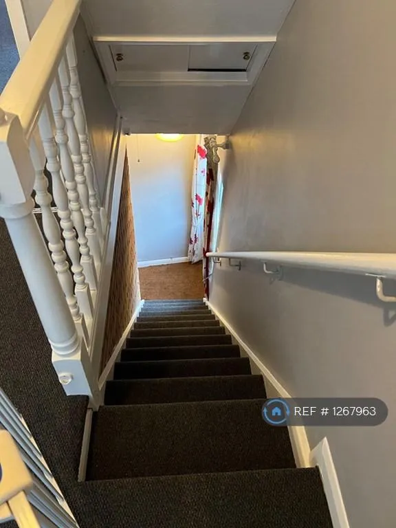 2 bedroom flat in Rock Road, Sittingbourne, ME10 (2 bed) (#1267963)