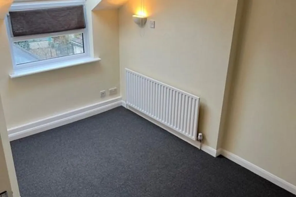 2 bedroom flat in Rock Road, Sittingbourne, ME10 (2 bed) (#1267963)