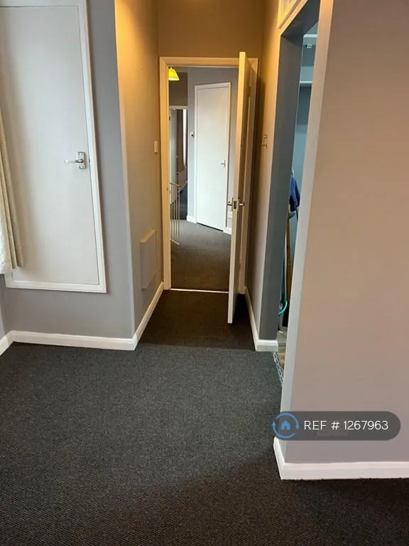 2 bedroom flat in Rock Road, Sittingbourne, ME10 (2 bed) (#1267963)
