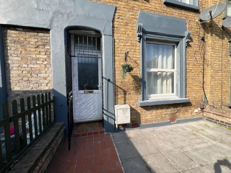 4 bedrooms house to let in Peckham London
