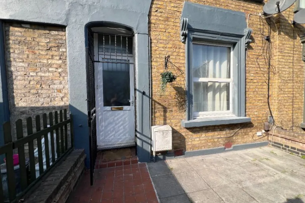 4 bedrooms house to let in Peckham London
