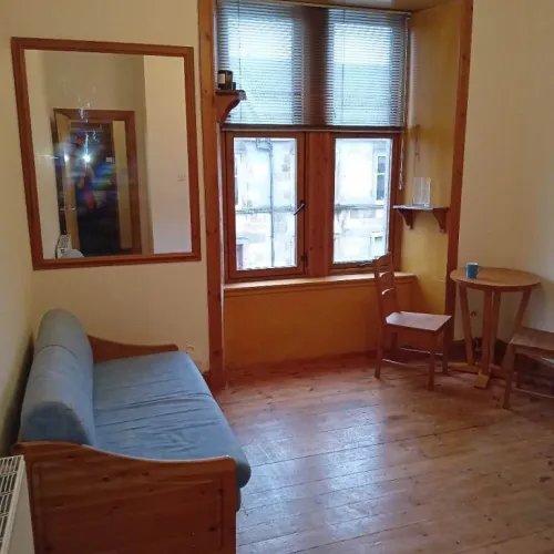 FURNISHED ONE BEDROOM FLAT - PARTICK WESTEND GLASGOW £975 PCM - PETS WELCOMED.