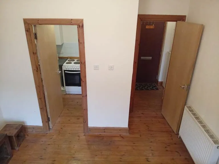FURNISHED ONE BEDROOM FLAT - PARTICK WESTEND GLASGOW £975 PCM - PETS WELCOMED.