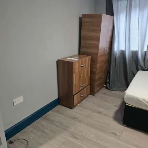 Room in Keel Drive Slough SL1 2SU