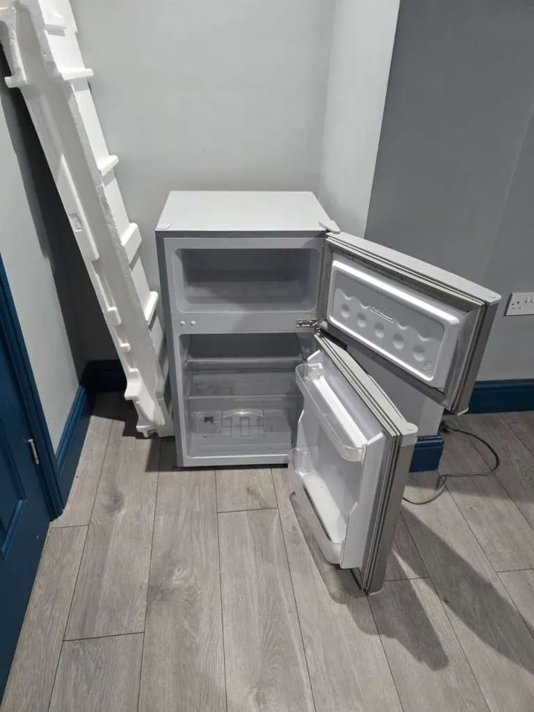 Room in Keel Drive Slough SL1 2SU