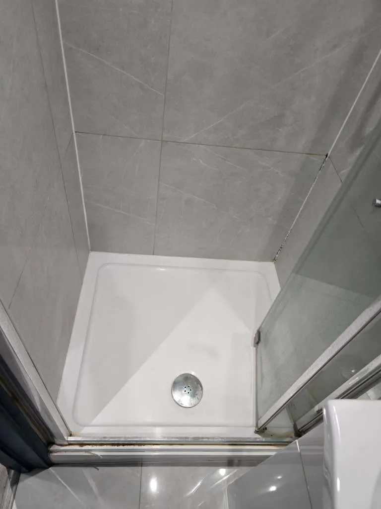 Room in Keel Drive Slough SL1 2SU