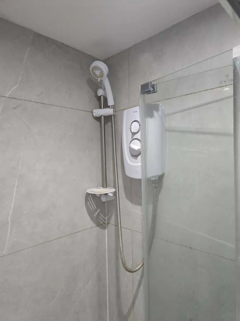 Room in Keel Drive Slough SL1 2SU