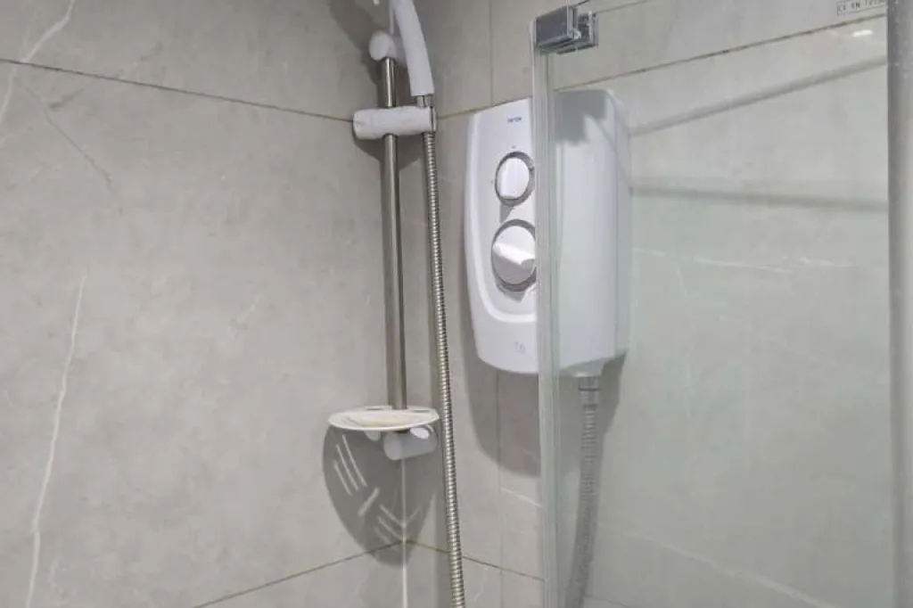 Room in Keel Drive Slough SL1 2SU