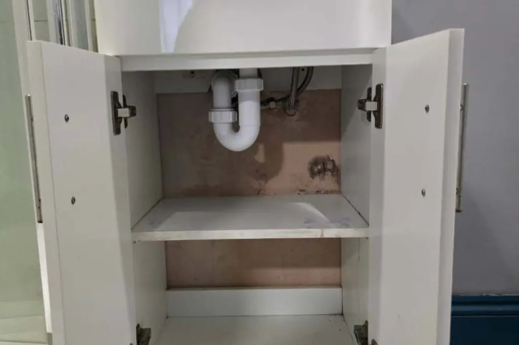 Room in Keel Drive Slough SL1 2SU