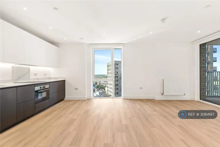 1 bedroom flat in Heartwood Boulevard, London, W3 (1 bed) (#3064197)