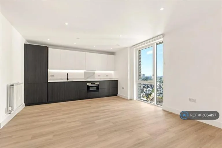 1 bedroom flat in Heartwood Boulevard, London, W3 (1 bed) (#3064197)