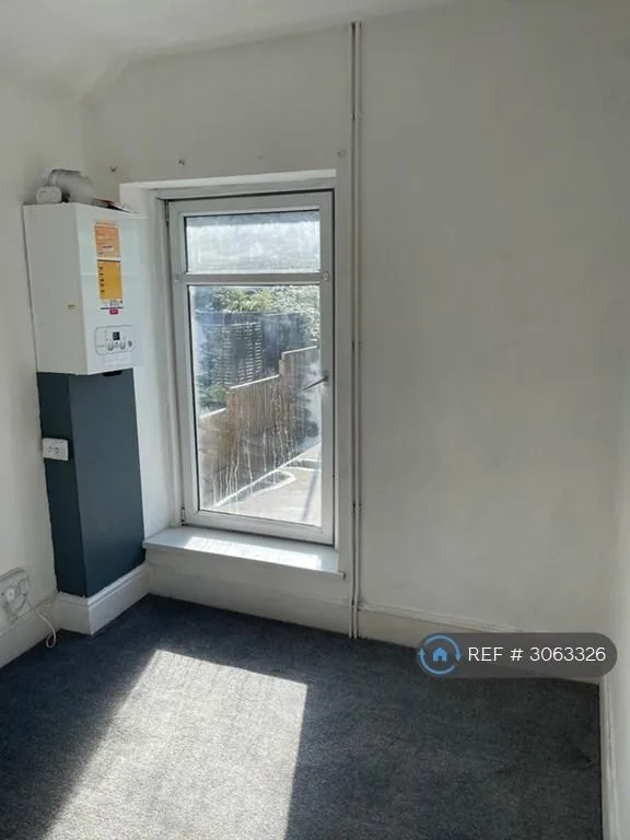 3 bedroom house in Bryn Terrace, Neath, SA11 (3 bed) (#3063326)