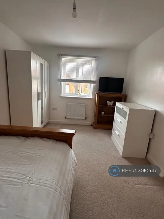 1 bedroom in Batsman Avenue, Gillingham, ME8 (#3010547)