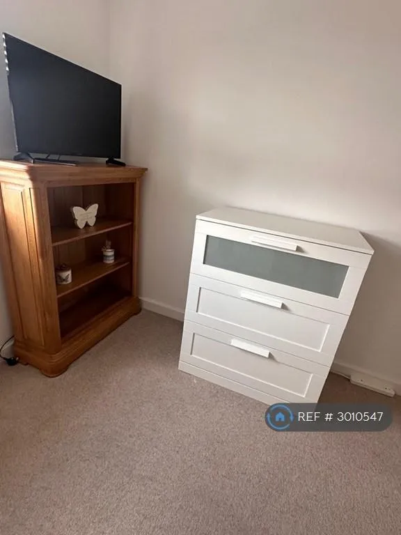 1 bedroom in Batsman Avenue, Gillingham, ME8 (#3010547)