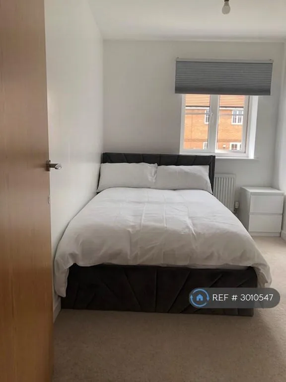 1 bedroom in Batsman Avenue, Gillingham, ME8 (#3010547)