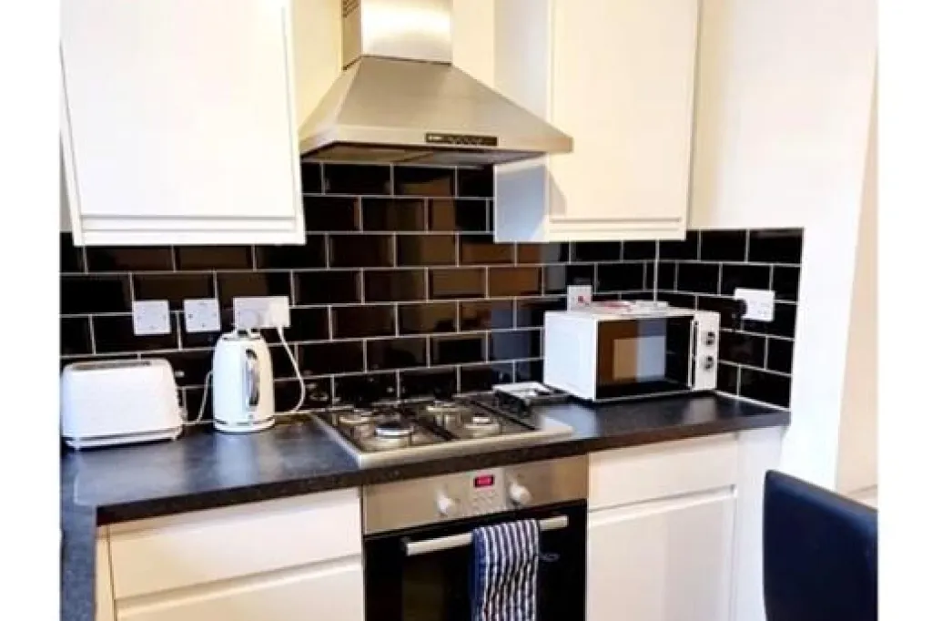 2 bedroom flat in Grove Road, London, E3 (2 bed) (#3023763)