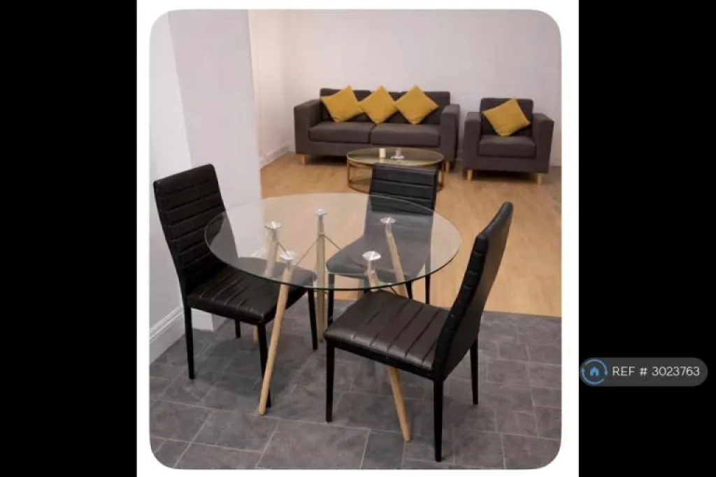 2 bedroom flat in Grove Road, London, E3 (2 bed) (#3023763)