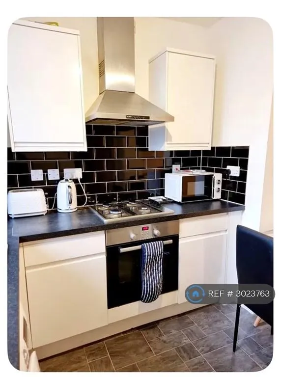 2 bedroom flat in Grove Road, London, E3 (2 bed) (#3023763)