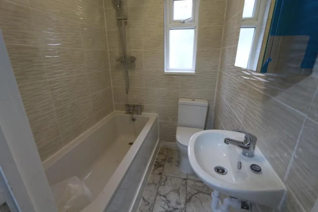 Refurbished Self-Contained Studio, Bills Included, 10 Mins to Ilford Station