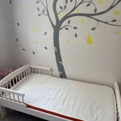 Toddler bed with mattress