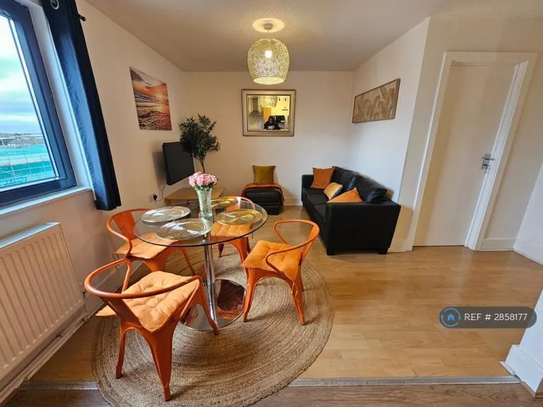 2 bedroom flat in Clayton Road Road, Hayes, UB3 (2 bed) (#2858177)