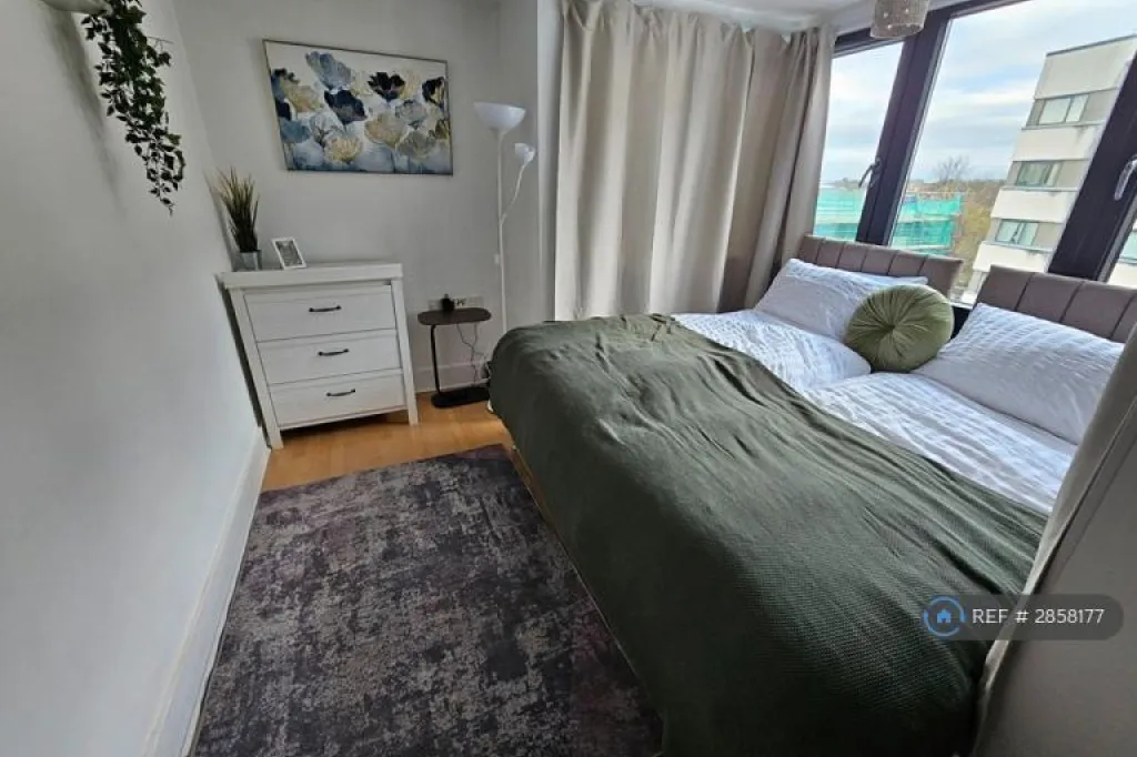 2 bedroom flat in Clayton Road Road, Hayes, UB3 (2 bed) (#2858177)