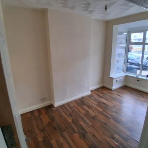 3 bedroom 2 receptions
