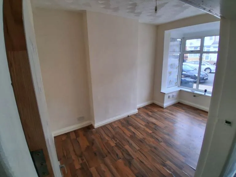 3 bedroom 2 receptions