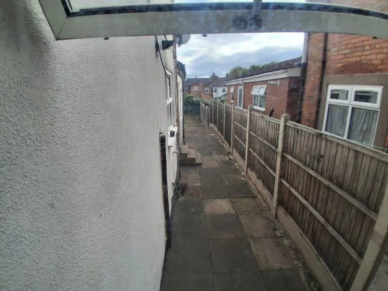3 bedroom 2 receptions