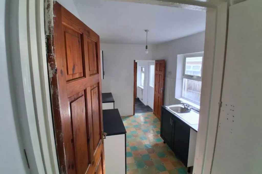 3 bedroom 2 receptions