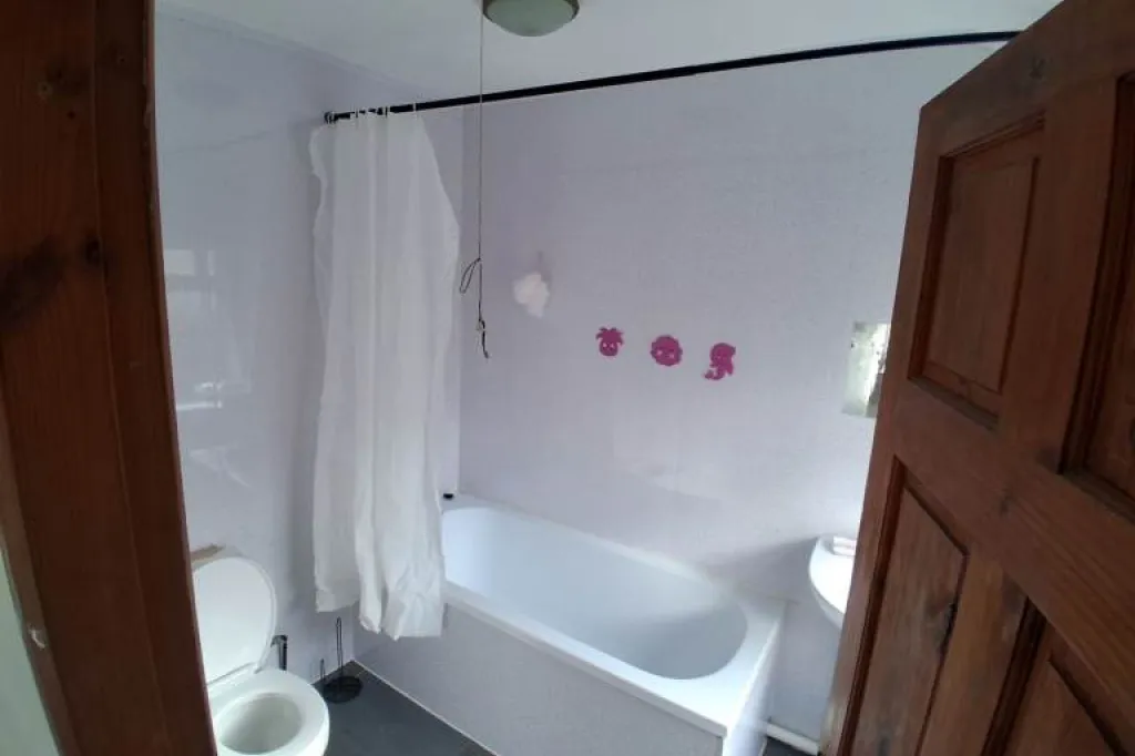 3 bedroom 2 receptions
