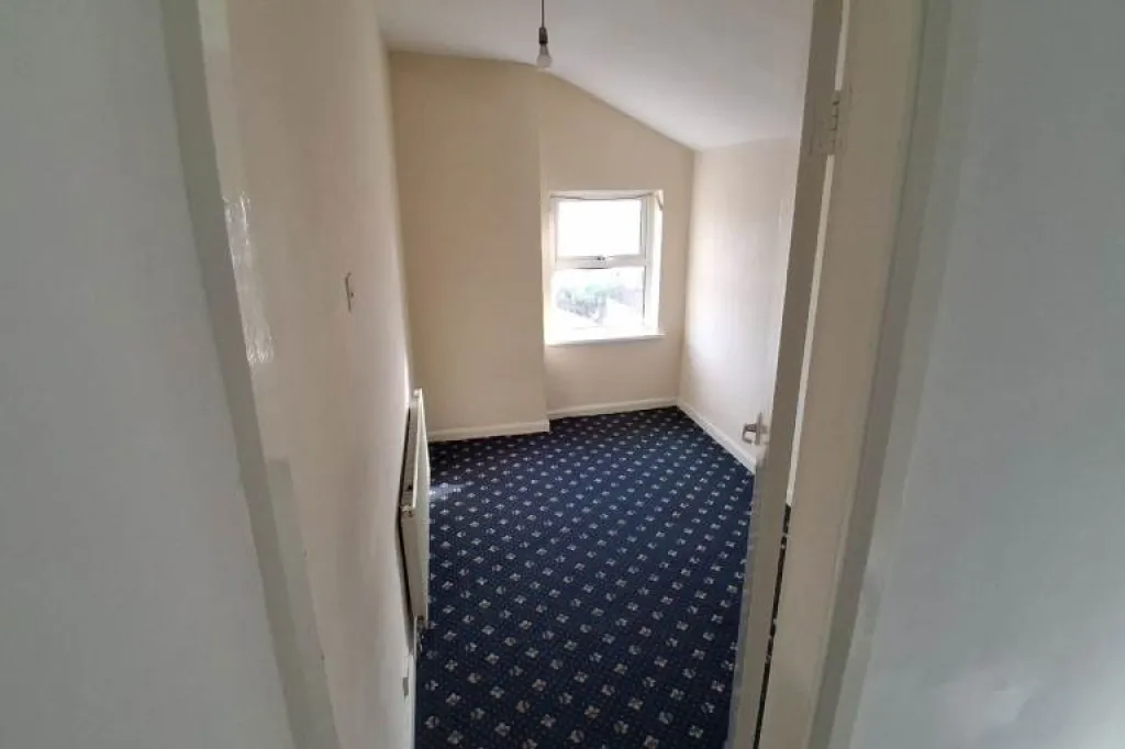3 bedroom 2 receptions