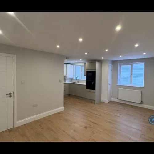 2 bedroom flat in Chadbone Close, Aylesbury, HP20 (2 bed) (#3010483)