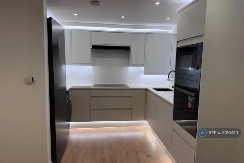 2 bedroom flat in Chadbone Close, Aylesbury, HP20 (2 bed) (#3010483)