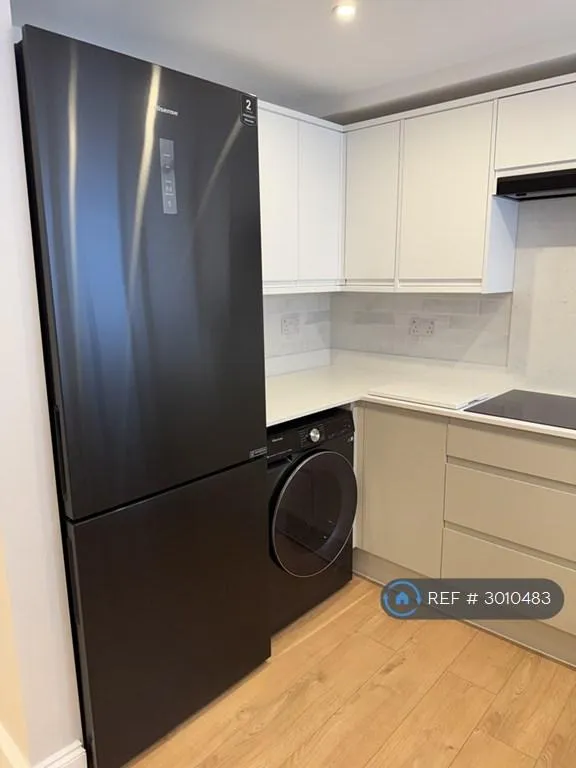 2 bedroom flat in Chadbone Close, Aylesbury, HP20 (2 bed) (#3010483)
