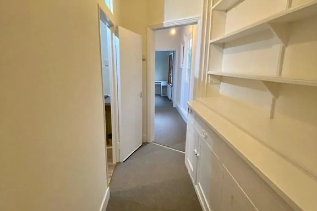 1 bedroom flat in Castlebar Road, London, W5 (1 bed) (#2986439)