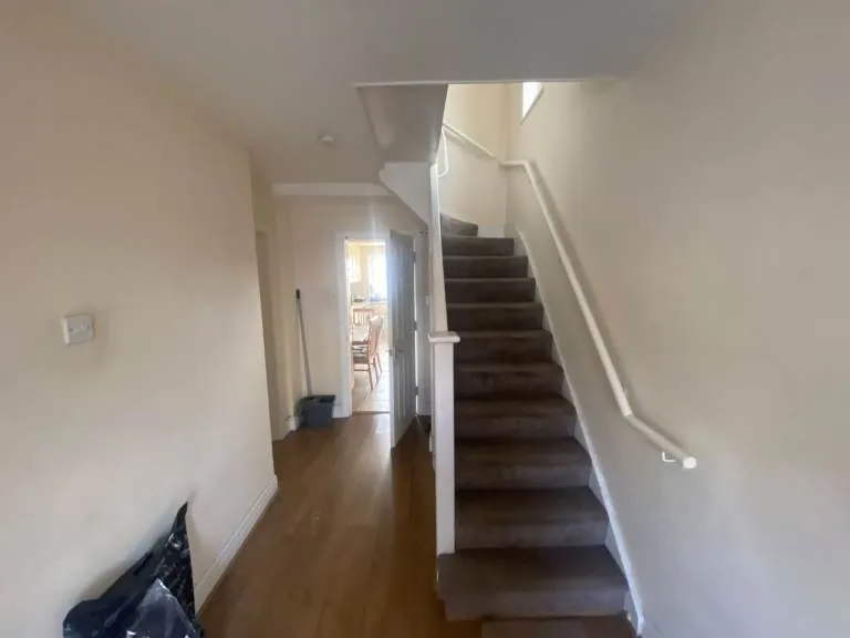 Spacious 4-bedroom semi-detached house to rent in Wembley - Wigginton Way