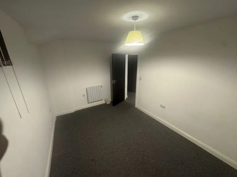 2 bed large ground floor flat