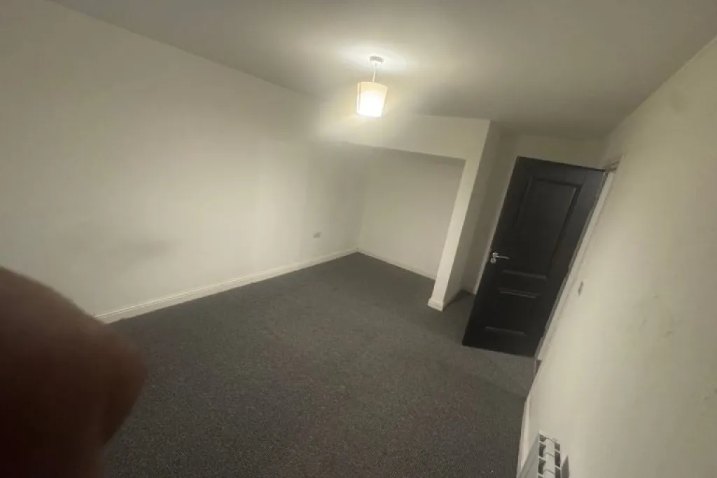 2 bed large ground floor flat