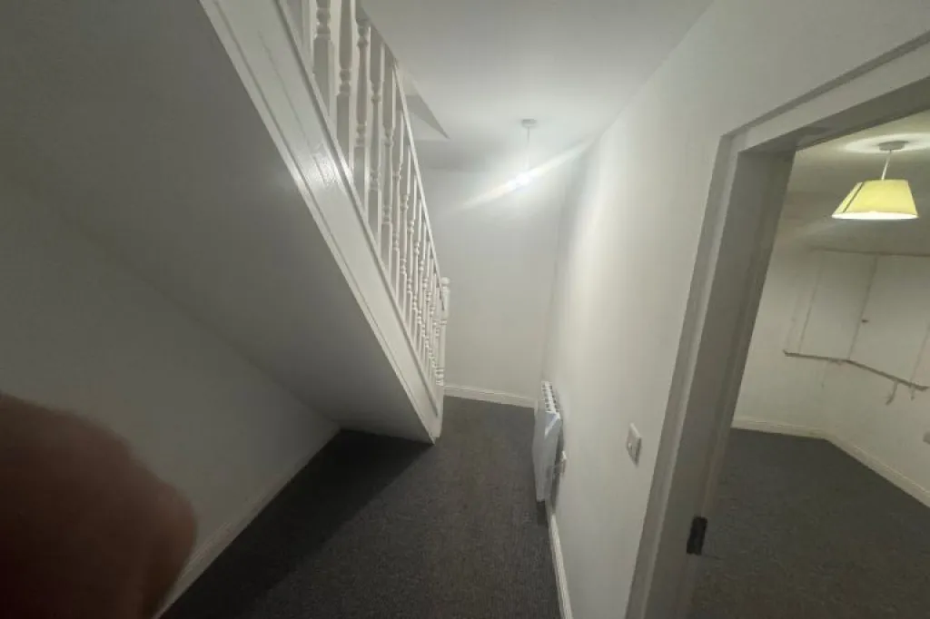 2 bed large ground floor flat
