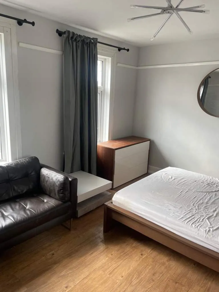 Modern 1-Bedroom Flat in Edmonton (N9) – £1,450 pcm