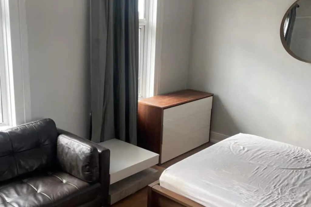Modern 1-Bedroom Flat in Edmonton (N9) – £1,450 pcm