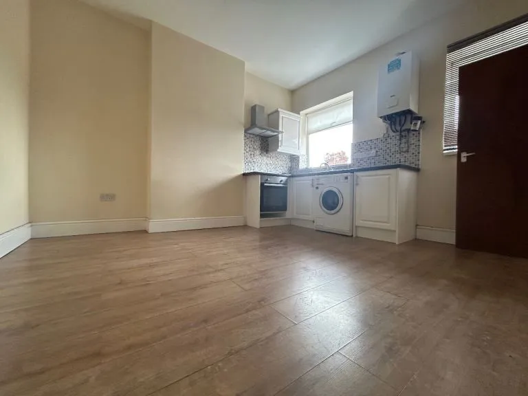 Modern 1-Bedroom Flat in Edmonton (N9) – £1,450 pcm