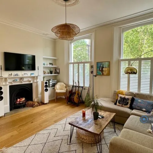 2 bedroom flat in Hazellville Road, London, N19 (2 bed) (#3020507)