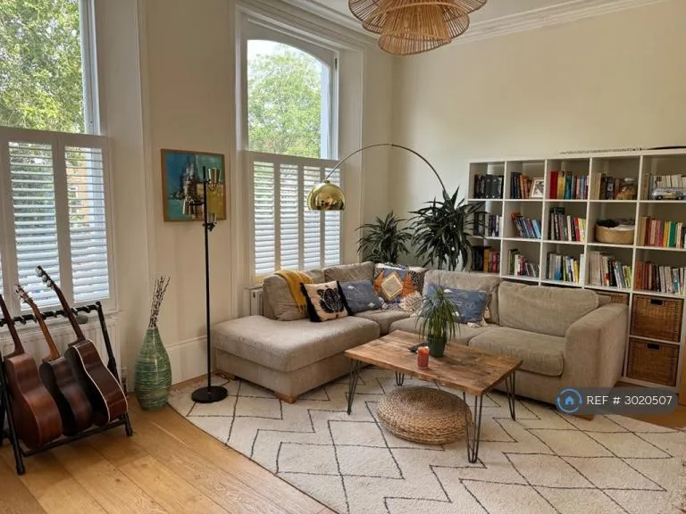 2 bedroom flat in Hazellville Road, London, N19 (2 bed) (#3020507)