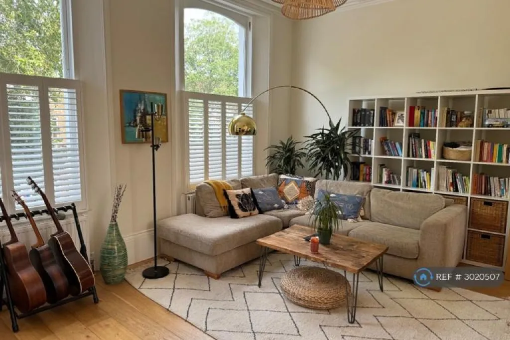 2 bedroom flat in Hazellville Road, London, N19 (2 bed) (#3020507)